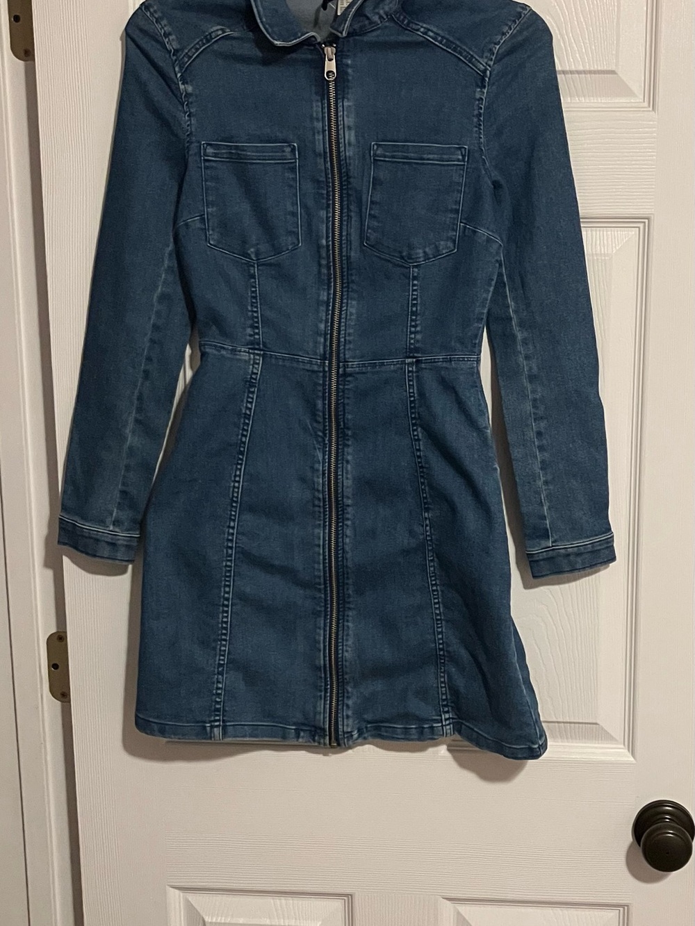 H&M & Denim Women's Size 4 Medium Wash Front Zip Denim Shirt Dress Long Sleeve